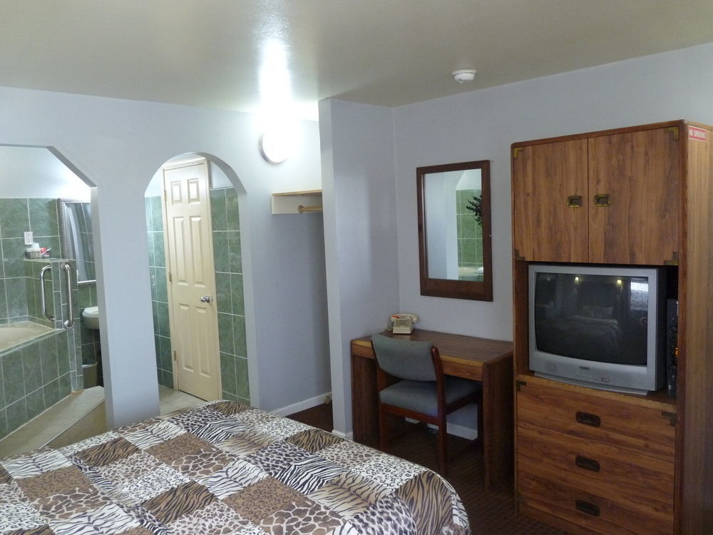 Red Carpet Inn Great Lakes North Chicago Extérieur photo